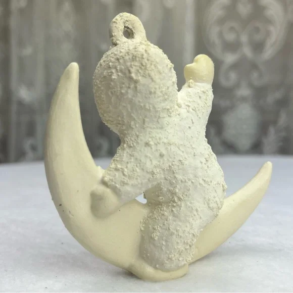 Vintage ALBERTA CERAMICS MOLDED Christmas Ornament SNOW BABIES Moon Sitting - Picture 4 of 9